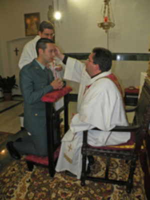 En la Parroquia de San Pio X  de Viar, perteneciente a la pedanía de Alcalá del Río,  se confirmaron espiritualmente varios agentes de la guardia civil.