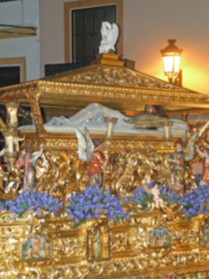  La lluvia dio una tregua en el  Viernes Santo de Alcalá del Río.