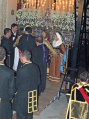 Galería del Descendimiento de Cristo en la Hermandad de la Soledad de Alcalá del Río (Sevilla)