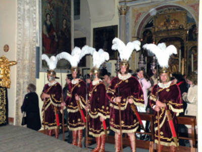 Galería del Descendimiento de Cristo en la Hermandad de la Soledad de Alcalá del Río (Sevilla)