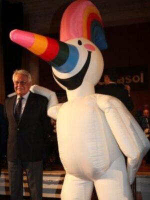  María González acompaña a su padre Felipe González homenajeado en Sevilla al cumplirse el XX aniversario de la inauguración de la expo 92 