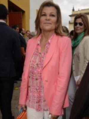 Lourdes Montes y la duquesa de alba fueron a ver torear a Francisco Rivera a la maestranza y después al hotel