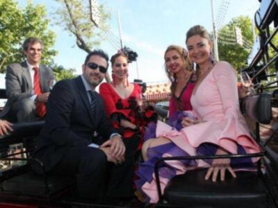 Numerosos personajes conocidos en Feria de Sevilla 2012