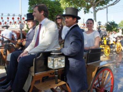 Numerosos personajes conocidos en Feria de Sevilla 2012