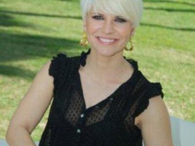 Pastora Soler recibe el apoyo de sus compañeros antes de marcharse a eurovisión el 26 de mayo