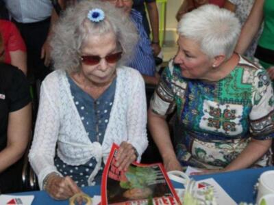 La duquesa  de Alba presidió la mesa petitoria de la esclerosis múltiple en Sevilla 