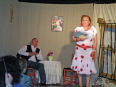 El grupo de teatro volver a empezar, puso el broche de oro de fin decurso del colegio de mayores Ceper del Polígono Norte de Sevilla.