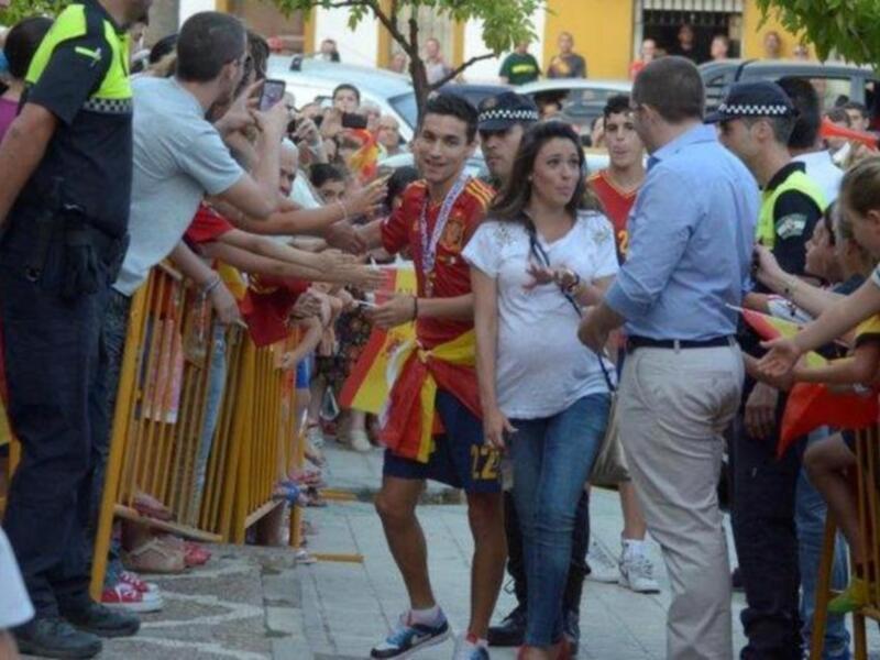 Jesús Navas, recibido como un héroe en su pueblo, Los Palacios