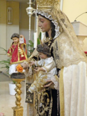 Besamanos de la Marinera Virgen del Carmen de la Parroquia de San Leandro.