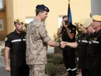 El príncipe Felipe en la base de Morón en una exhibición operativa de la UME