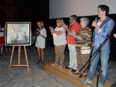   Paco León ejerce de padrazo 