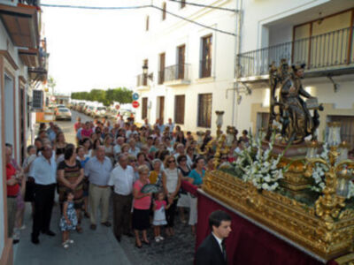 Procesión mañanera del Santo Patron San Gregorio de Osset de la localidad de Alcalá del Río