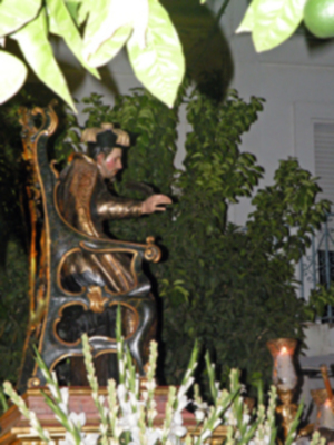 Sevilla.En la villa de Alcalá del Río (Sevilla), se celebró la procesión de subida del Santo Patrón San Gregorio de Osset