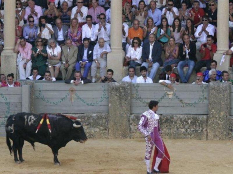 Francisco Rivera y Lourdes Montes formalizan su relación en ronda junto a su hija Cayetana