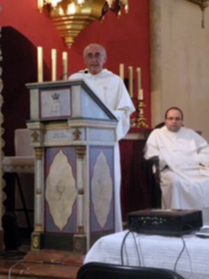 El sacerdote fray Antonio Larios Ramos (Dominico) exalto, a las Hermandades del Dulce Nombre de Jesús e inauguro el congreso en Alcalá del Río (Sevilla) 