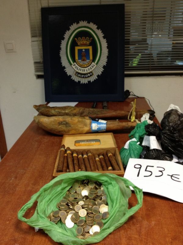 Captura de la Policía Local de Chipiona con droga y efectivo incautados.