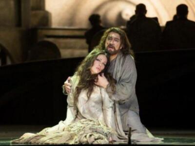 Los duques de Alba, Naty Abascal, Ana María Abascal y Alejandra Ortiz Osborne y su marido Joaquín Buendía, en el estreno de placido domingo en la maestranza