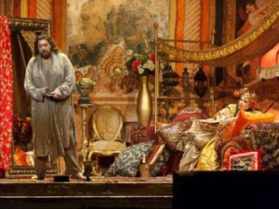 Los duques de Alba, Naty Abascal, Ana María Abascal y Alejandra Ortiz Osborne y su marido Joaquín Buendía, en el estreno de placido domingo en la maestranza