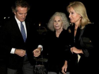 Los duques de Alba, Naty Abascal, Ana María Abascal y Alejandra Ortiz Osborne y su marido Joaquín Buendía, en el estreno de placido domingo en la maestranza 