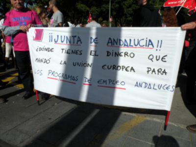 Sevilla. Miles de  sevillanos se manifestaron en protesta por  el rechazo general de los recortes.
