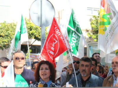 Los sindicatos marchan juntos en Chipiona en defensa de nuestros derechos.