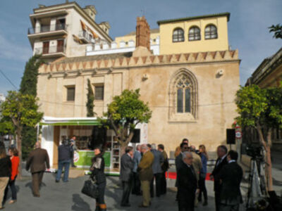 Sevilla.    EL sábado  los empresarios de Estepa hicieron entrega en el acto de 1500 kilos de Productos Navideños para las familias necesitada de Sevilla.