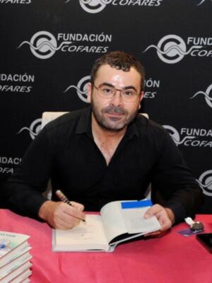 Jorge Javier Vázquez y Carla Royo-Villanova solidarios