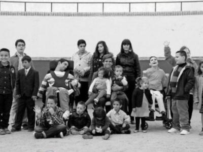 "El Juli" realiza un calendario solidario para niños con deficiencia mental