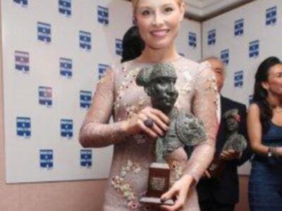 Soraya Arnelas premiada en Sicab junto a  los del río