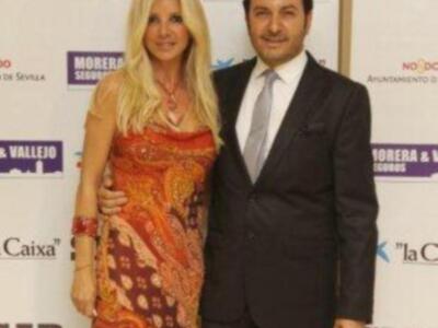 Alfonso Díez ejerce de duque de alba y entrega premio a Bo Derek