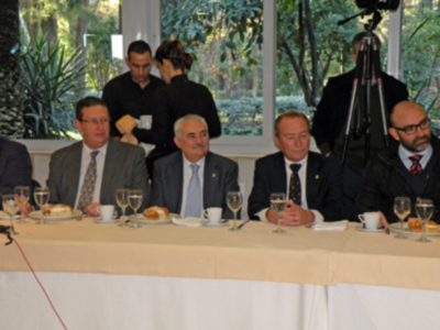 Los Reyes sevillanos desayunaron en el Restaurante la Raza