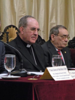 Sevilla.El Ateneo reconoció la labor de Caritas Diocesana con la medalla de Oro de su instituición.