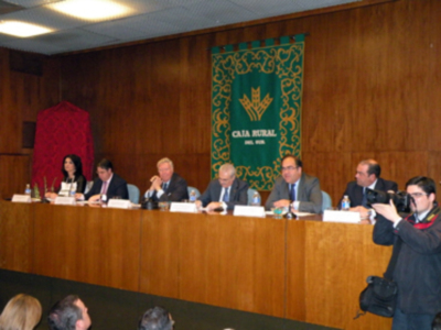 El cartel de la Semana Santa sevillana 2013 atrapado en una pintura