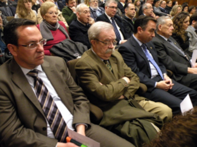 El cartel de la Semana Santa sevillana 2013 atrapado en una pintura