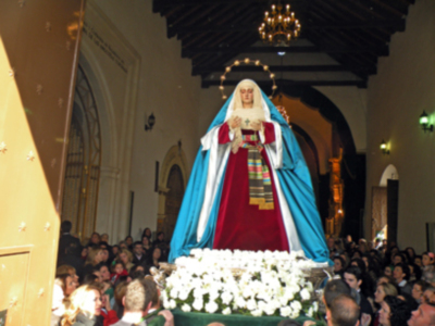 Provincia. Procesión claustral de los titulares de la Hermandad de Vera-cruz de Alcalá del Río.