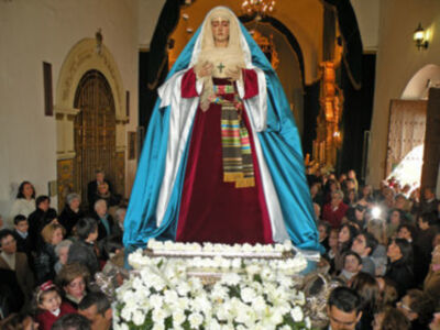 Provincia. Procesión claustral de los titulares de la Hermandad de Vera-cruz de Alcalá del Río.