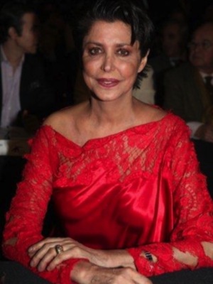 Claudia Revuelta debuta sobre la pasarela 