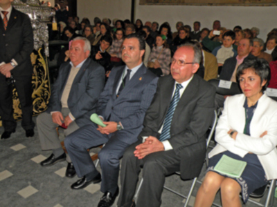 El paso de la Virgen de las Angustias de Alcalá del Río, llevará un cirio de los donantes de Órganos.