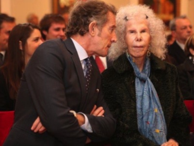 La duquesa de Alba, presidenta de honor de la fundación real academia de medicina y cirugía de Sevilla