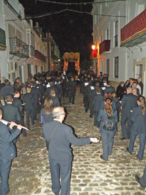 La Hermandad del Nazareno de Alcalá del río sin completar su estación.
