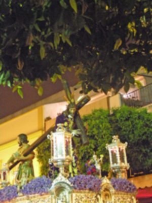 La Hermandad del Nazareno de Alcalá del río sin completar su estación.