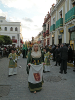 Esplendor de Jueves Santo en la Hermandad de la Vera-cruz de Alcalá del Río