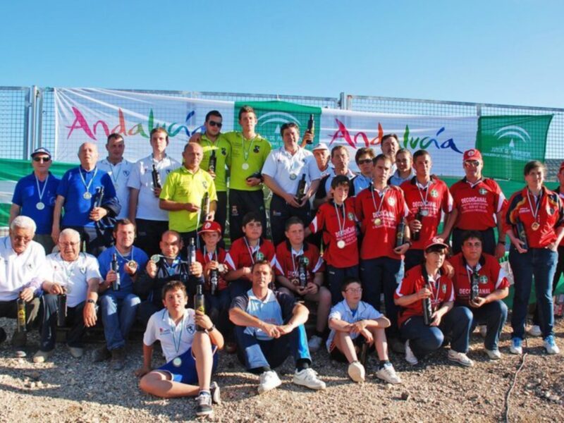 Equipo de tiro con arco celebrando un torneo en Andalucía.