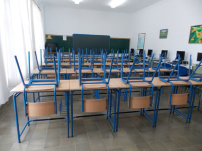 El Ayuntamiento destina 2.500 euros a las actividades docentes y necesidades de material del Centro de Educación de Adultos(Chipiona) 