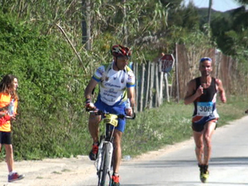 Alfredo Sánchez se quedó a medio minuto de hacer historia en la Media Maratón Costa de la Luz