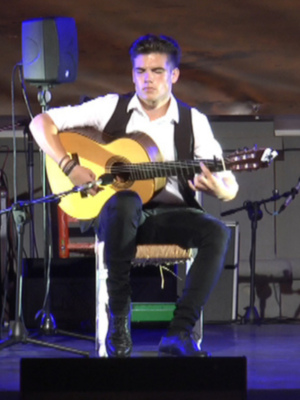 Jóvenes flamencos tributan su homenaje a Rocío Jurado por primera vez en su Semana Cultural