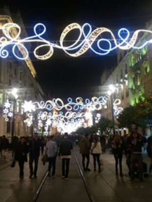 Avenida de la Constitución estrena iluminación tridimensional