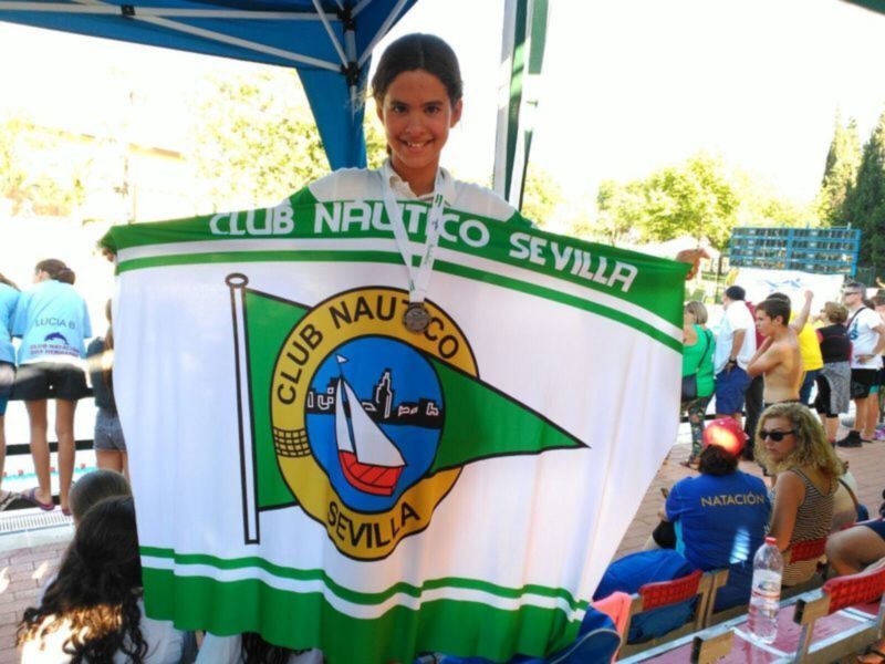 Club Náutico Sevilla: Celebrando el deporte y la camaradería.