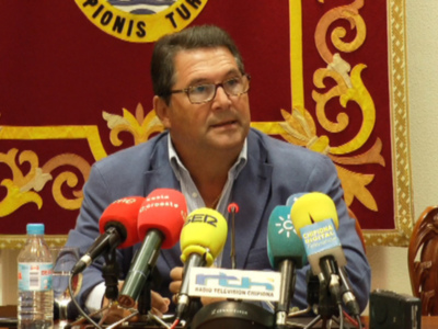 Antonio Peña afirma que renuncia a la Alcaldía ante la imposibilidad de solucionar el problema de los derribos de viviendas