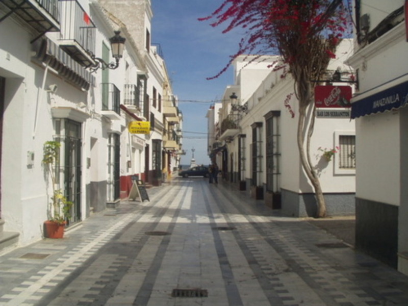 Izquierda Unida propone  que Chipiona consiga el certificado de calidad municipal del comercio de Andalucía.